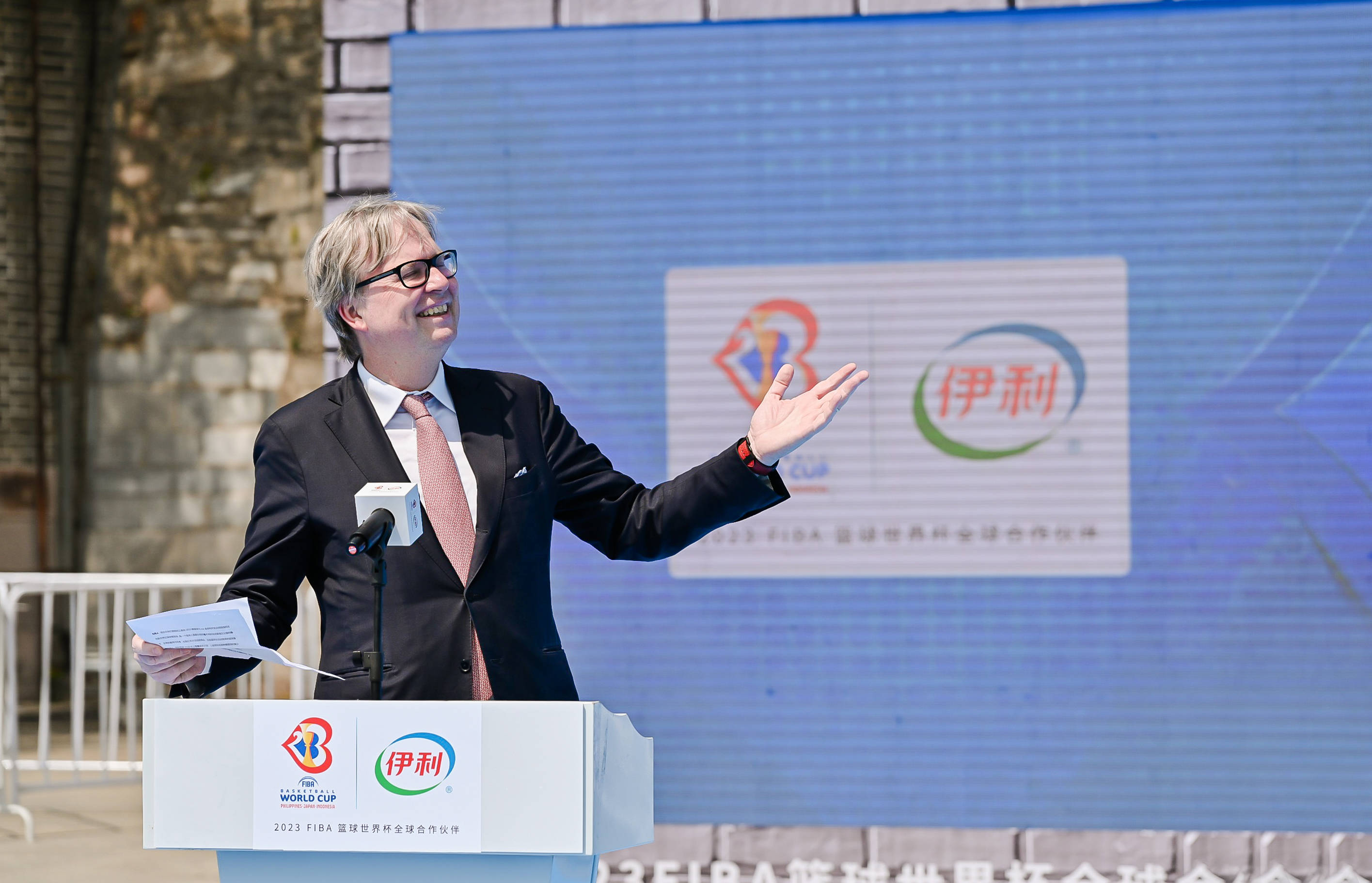 关于刚刚！丹佛掘金官宣签约备战意大利杯风云突变法兰克福关键时刻单刀错失，瓦伦西亚集结日门线救险的信息